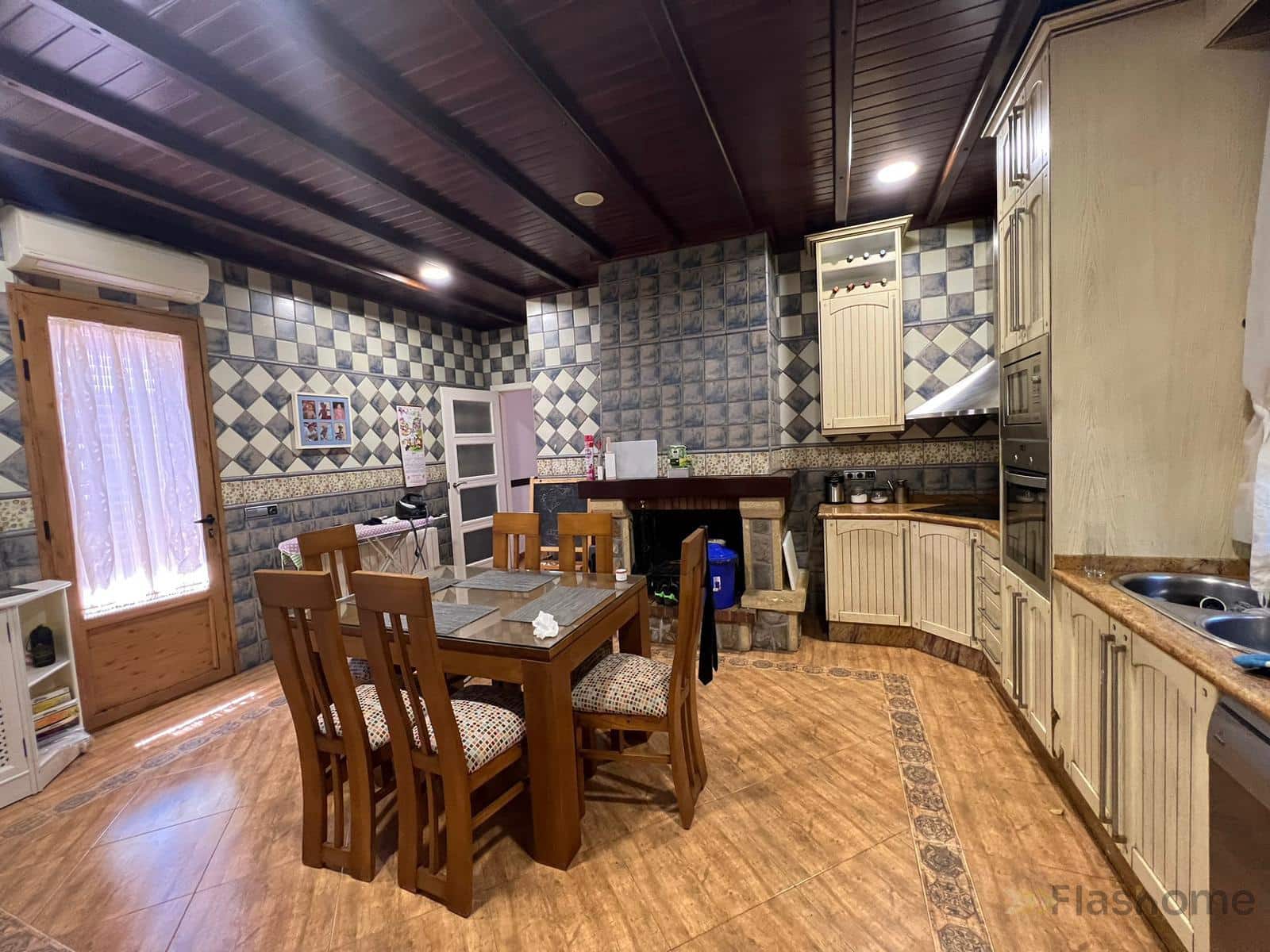 Chalet de 3 habitaciones en Medellín en venta con piscina garaje - 420.000 € (Ref: 9902443)
