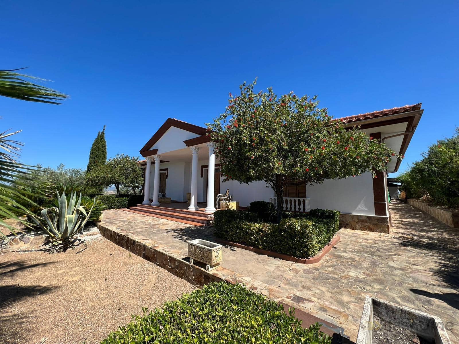Chalet de 3 habitaciones en Medellín en venta con piscina garaje - 420.000 € (Ref: 9902443)