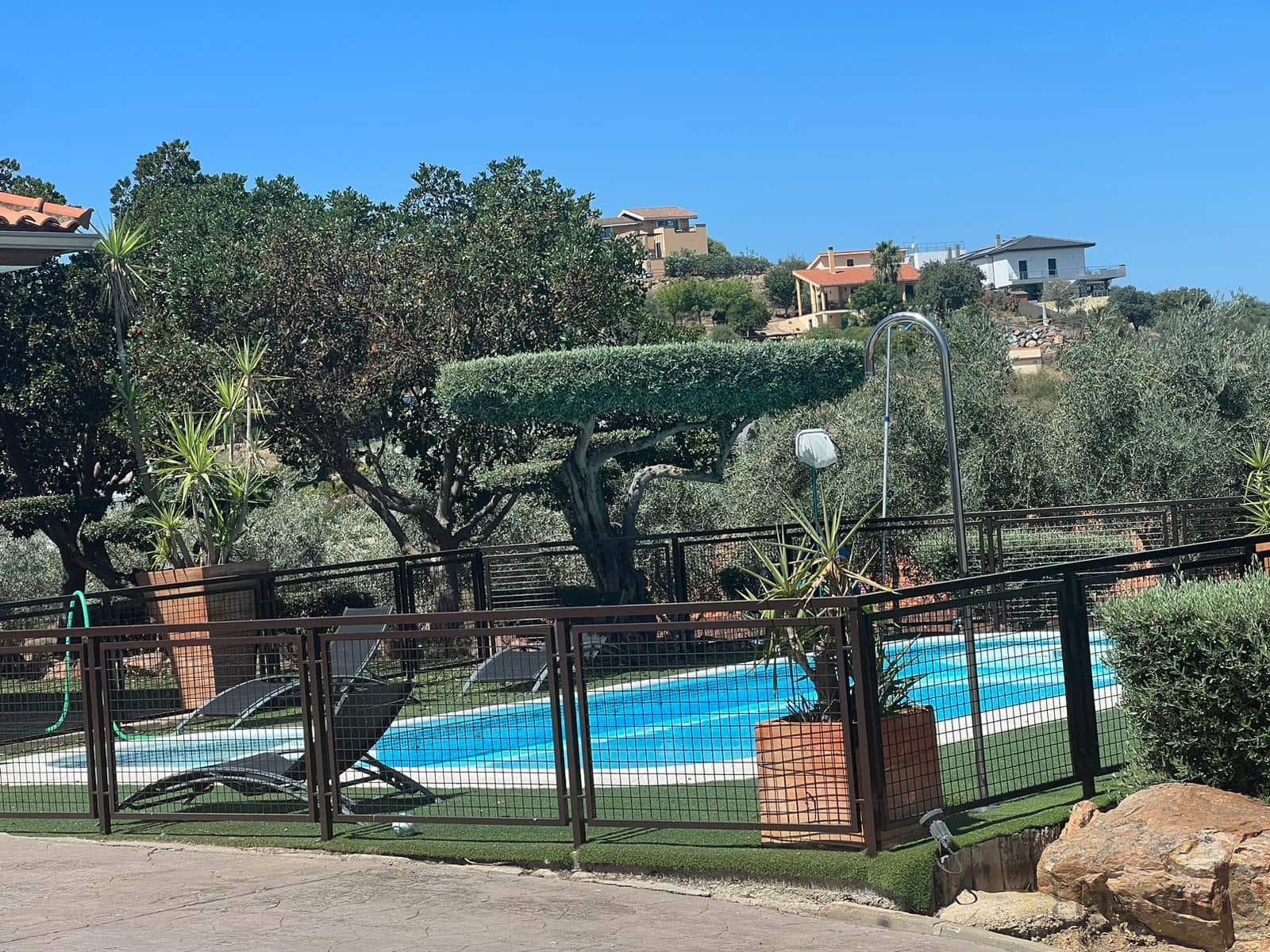 Chalet de 3 habitaciones en Medellín en venta con piscina garaje - 420.000 € (Ref: 9902443)