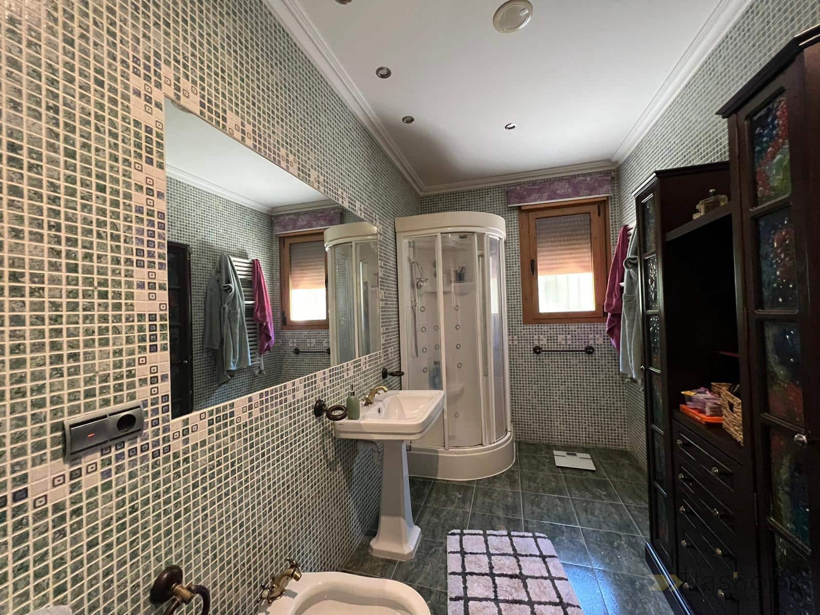 Chalet de 3 habitaciones en Medellín en venta con piscina garaje - 420.000 € (Ref: 9902443)