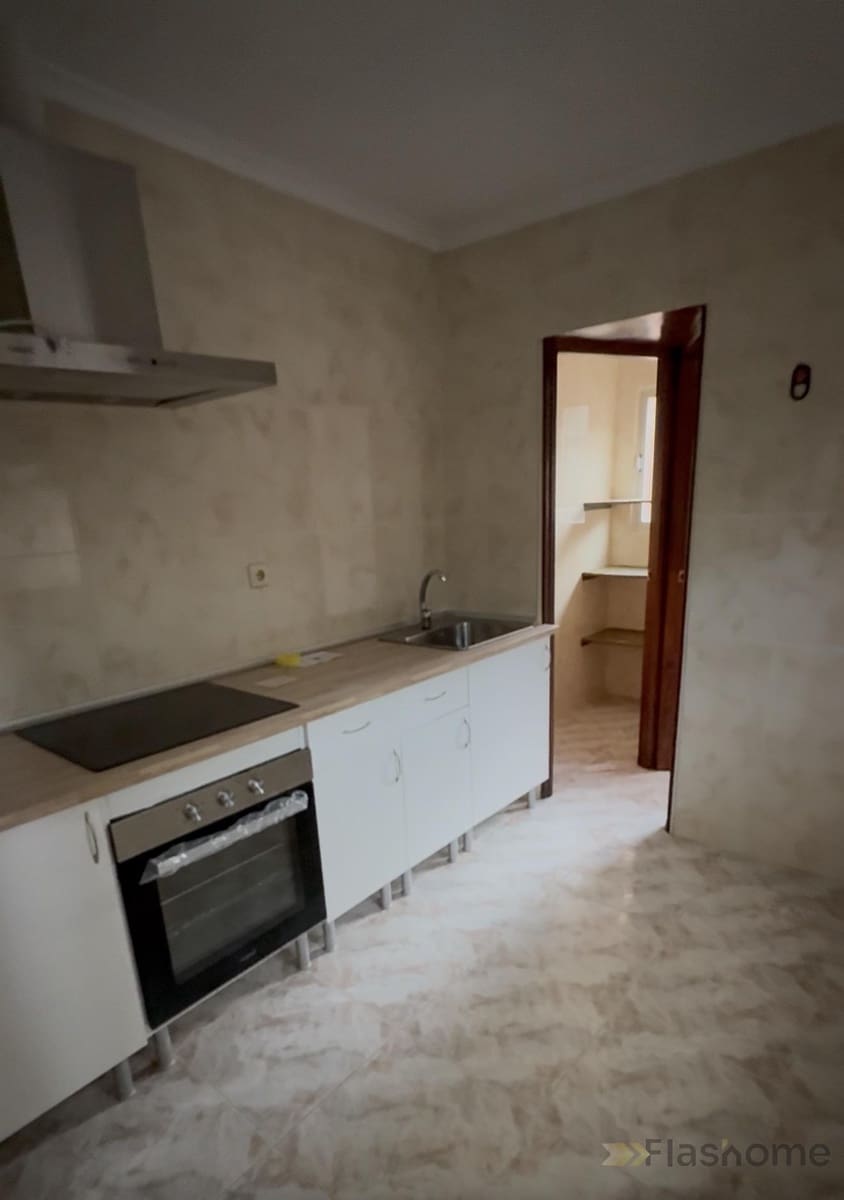Piso de 2 habitaciones en Santa Amalia en alquiler - 350 € (Ref: 9983159)