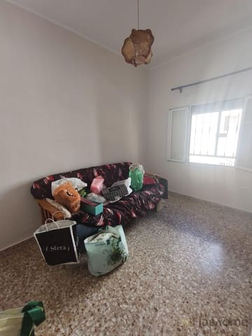 3 bedroom Flat for sale in San Roque - Ronda Norte, Badajoz city - € 99,999 (Ref: 9986130)