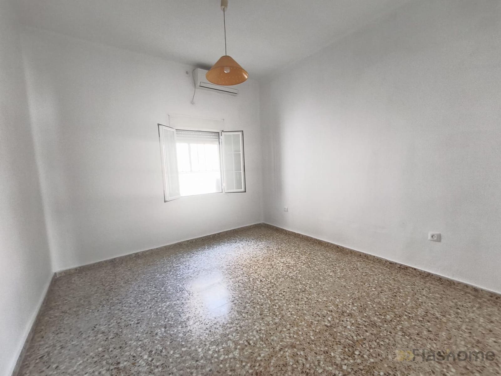 3 bedroom Flat for sale in Badajoz city - € 99,999 (Ref: 9986130)