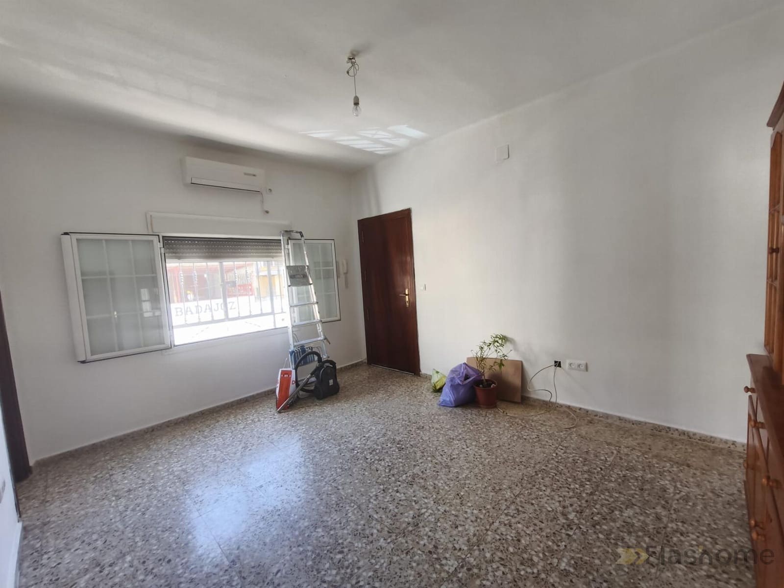 3 bedroom Flat for sale in Badajoz city - € 99,999 (Ref: 9986130)