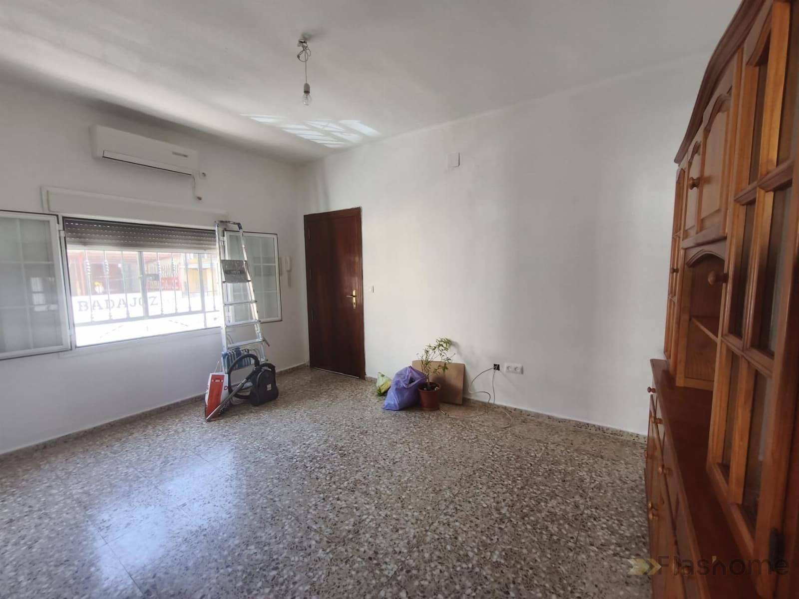 3 bedroom Flat for sale in Badajoz city - € 99,999 (Ref: 9986130)