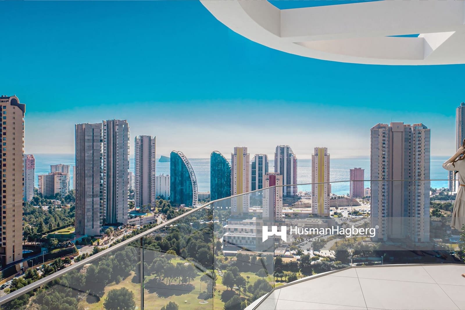 2 bedroom Apartment for sale in Benidorm with pool - € 399,000 (Ref: 10010154)