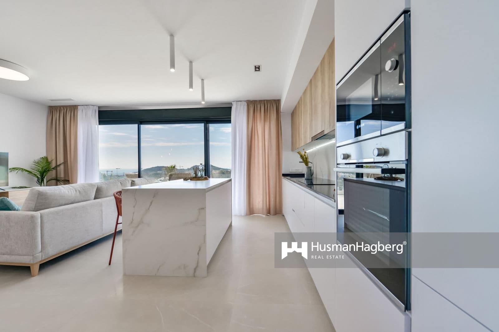 2 bedroom Apartment for sale in Benidorm with pool - € 550,000 (Ref: 10012765)