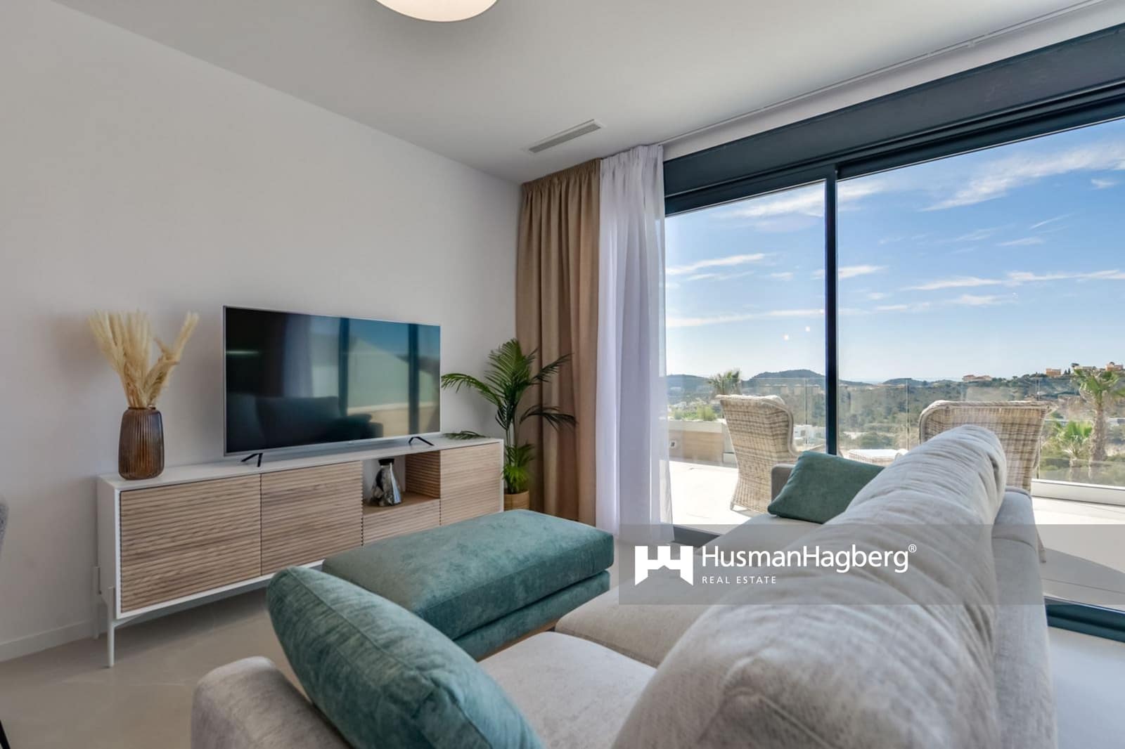 2 bedroom Apartment for sale in Benidorm with pool - € 550,000 (Ref: 10012765)