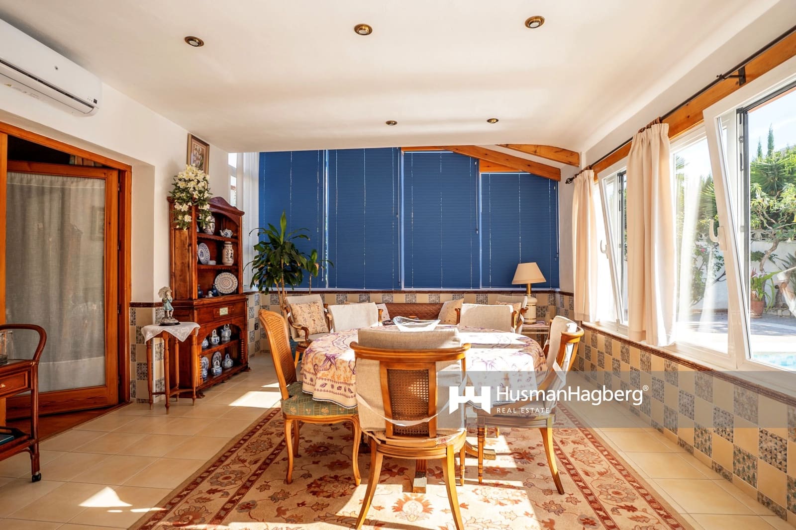 6 bedroom Villa for sale in Benidorm with pool - € 800,000 (Ref: 10020087)