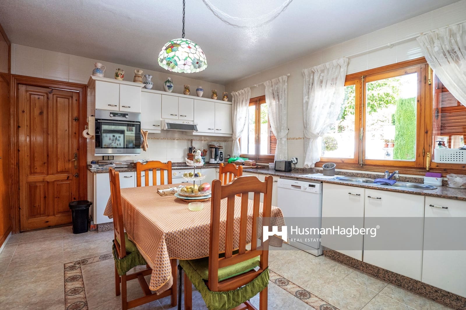 6 bedroom Villa for sale in Benidorm with pool - € 800,000 (Ref: 10020087)