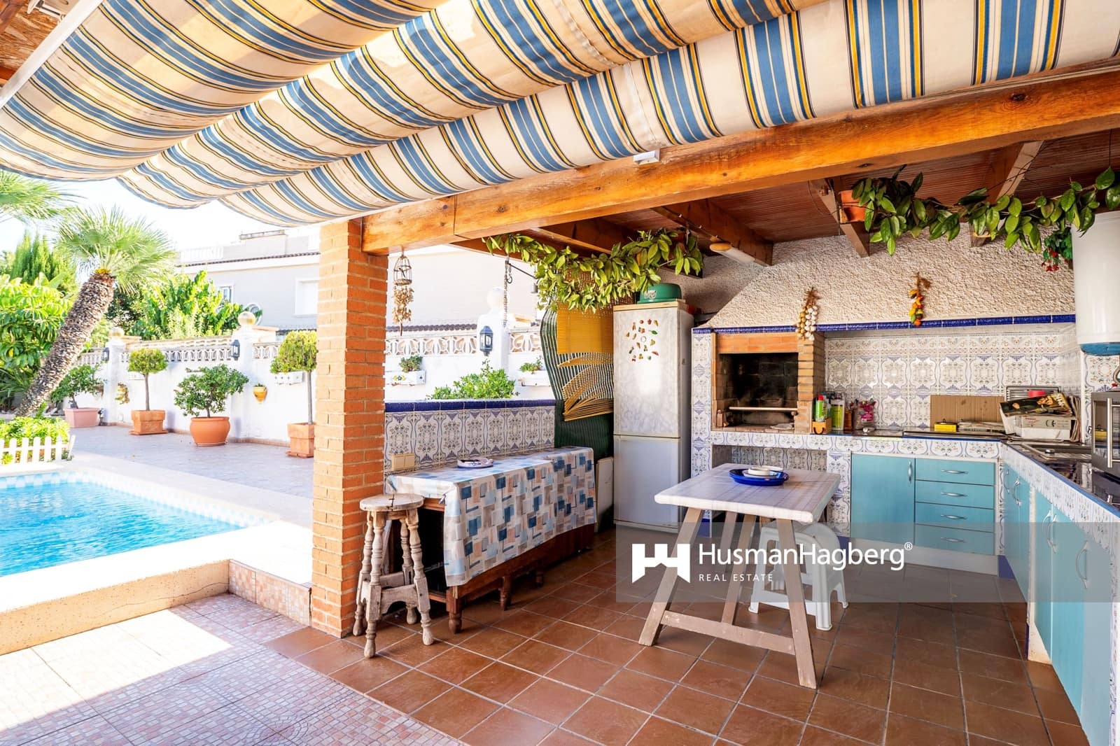6 bedroom Villa for sale in Benidorm with pool - € 800,000 (Ref: 10020087)