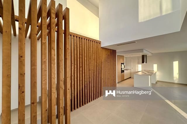3 slaapkamer Villa te koop in Urbanizaciones, Benidorm met zwembad - € 797.000 (Ref: 10021901)