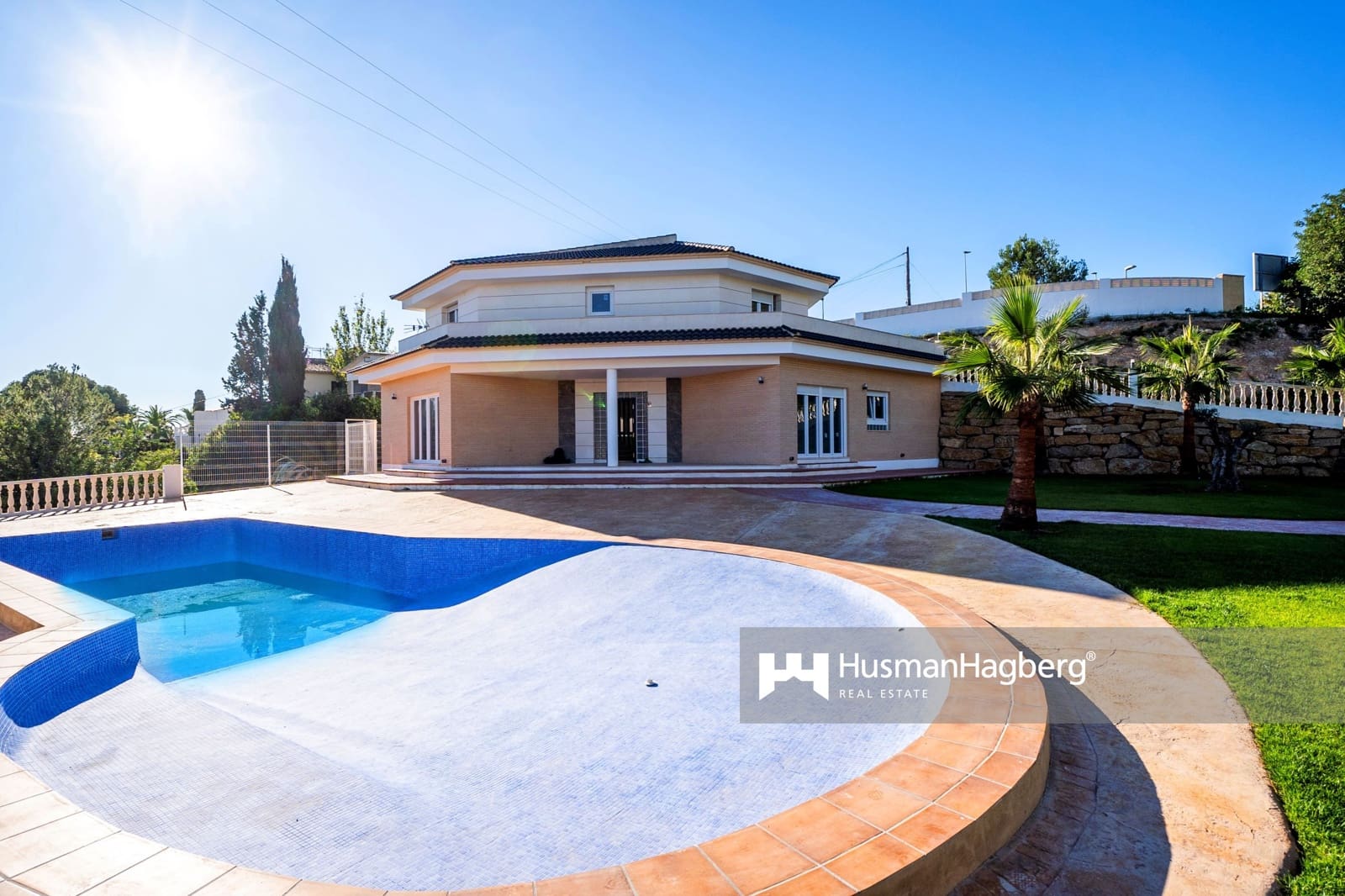 Chalet de 4 habitaciones en La Nucia en venta con piscina - 795.000 € (Ref: 10021902)