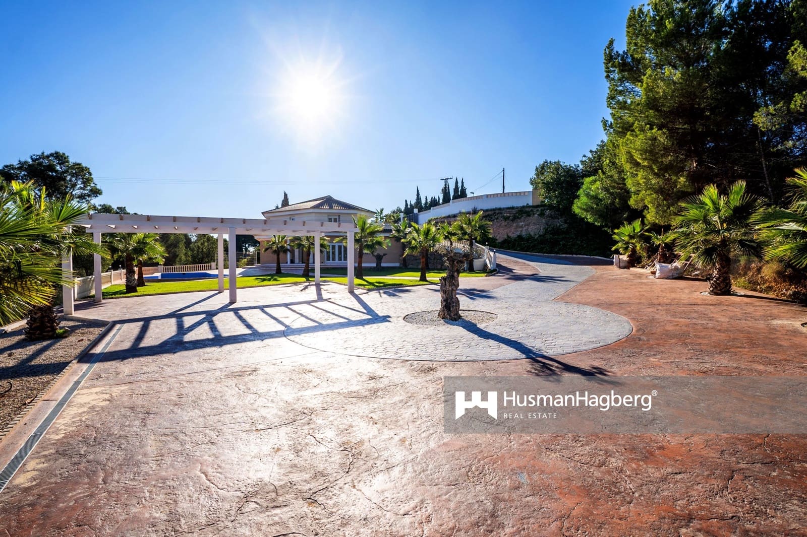 Chalet de 4 habitaciones en La Nucia en venta con piscina - 795.000 € (Ref: 10021902)