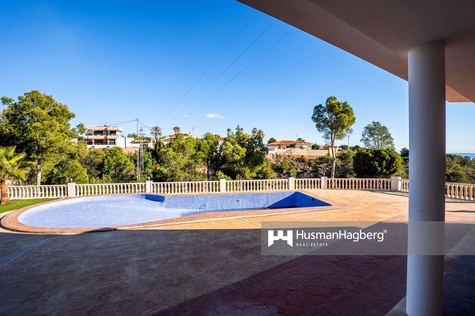 Chalet de 4 habitaciones en La Nucia en venta con piscina - 795.000 € (Ref: 10021902)