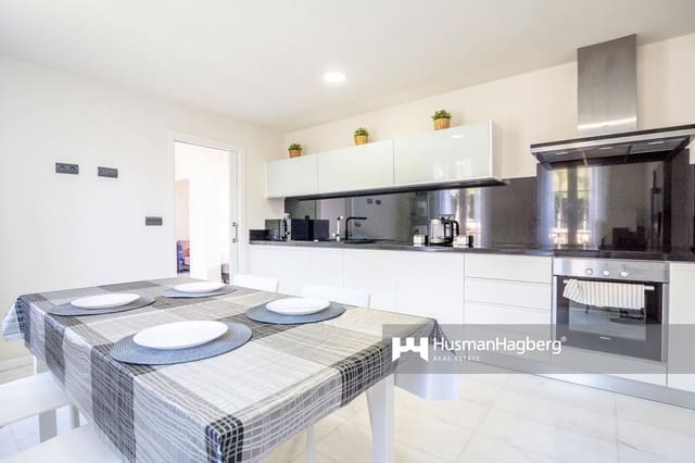 4 bedroom Villa for sale in Benidorm with pool - € 810,000 (Ref: 10021910)