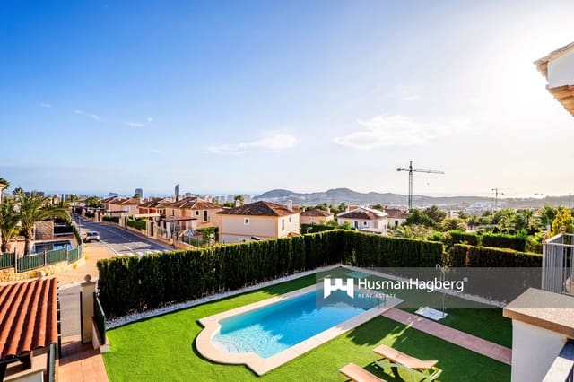 4 bedroom Villa for sale in Benidorm with pool - € 810,000 (Ref: 10021910)