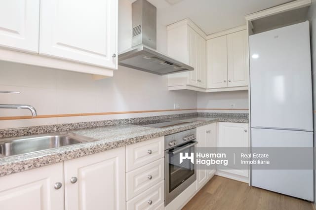 2 makuuhuone Omakotitalo myytävänä paikassa Benidorm mukana uima-altaan - 325 000 € (Ref: 10029044)