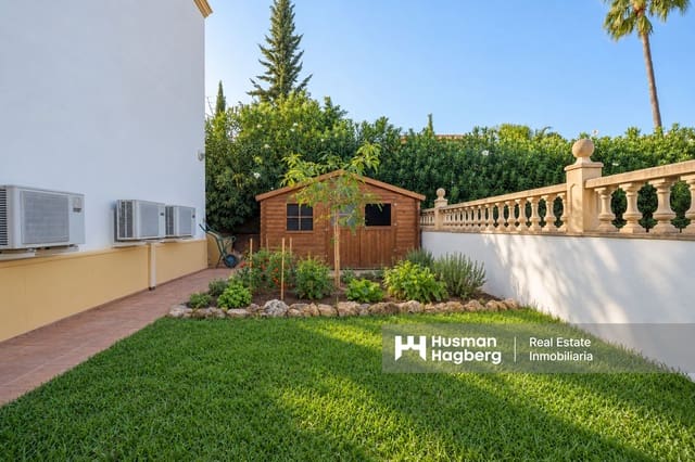 4 soveværelse Villa til salg i Dénia med swimmingpool - € 799.000 (Ref: 10050678)