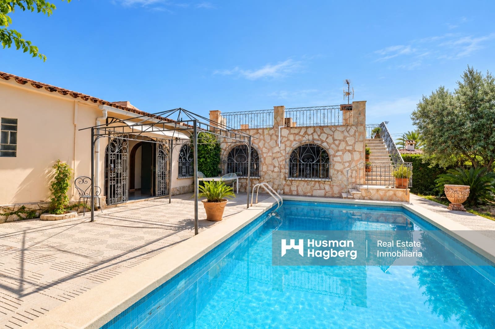 3 bedroom Villa for sale in Denia with pool - € 660,000 (Ref: 10057930)