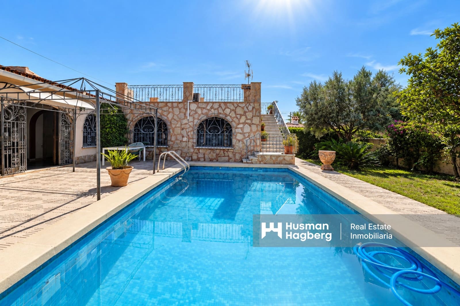 3 bedroom Villa for sale in Denia with pool - € 660,000 (Ref: 10057930)