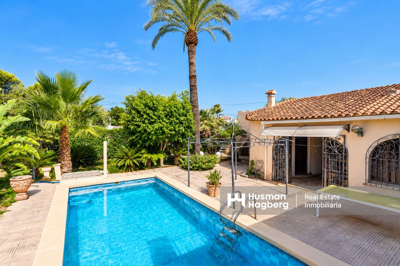 3 bedroom Villa for sale in Denia with pool - € 660,000 (Ref: 10057930)