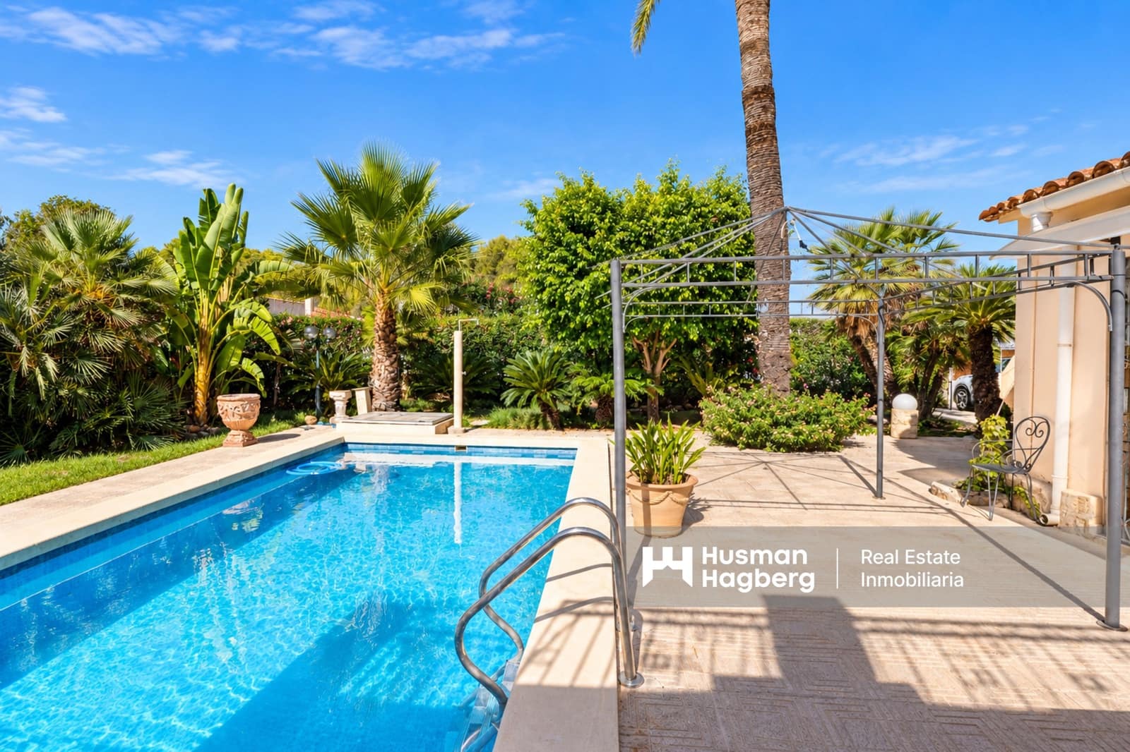 3 bedroom Villa for sale in Denia with pool - € 660,000 (Ref: 10057930)