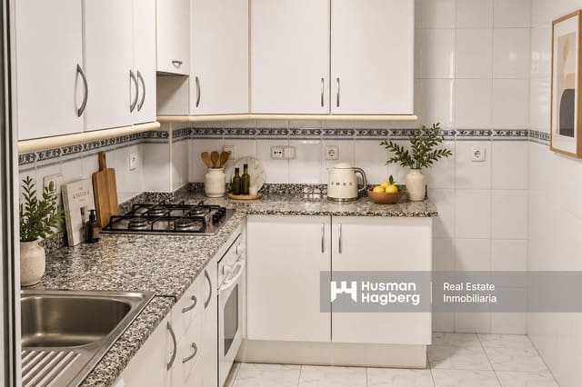 Villa in vendita in Albir, Alfaz del Pi / L'Alfàs del Pi con piscina - 350.000 € (Rif: 10061154)