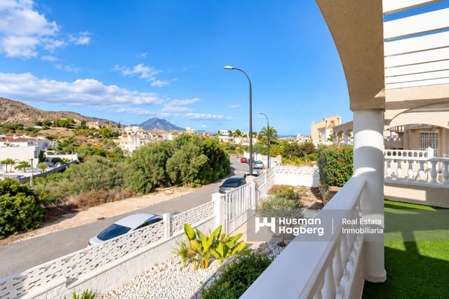 3 sovrum Villa till salu i El Campello med garage - 550 000 € (Ref: 10077522)