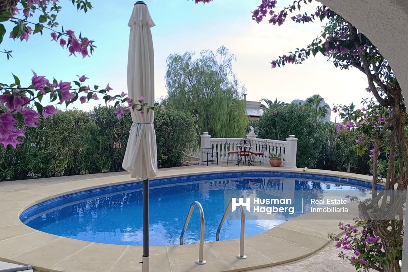 Chalet de 4 habitaciones en Calpe / Calp en venta con piscina - 695.000 € (Ref: 10091030)