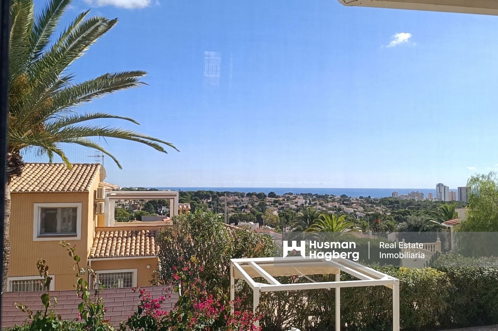 Chalet de 4 habitaciones en Calpe / Calp en venta con piscina - 695.000 € (Ref: 10091030)