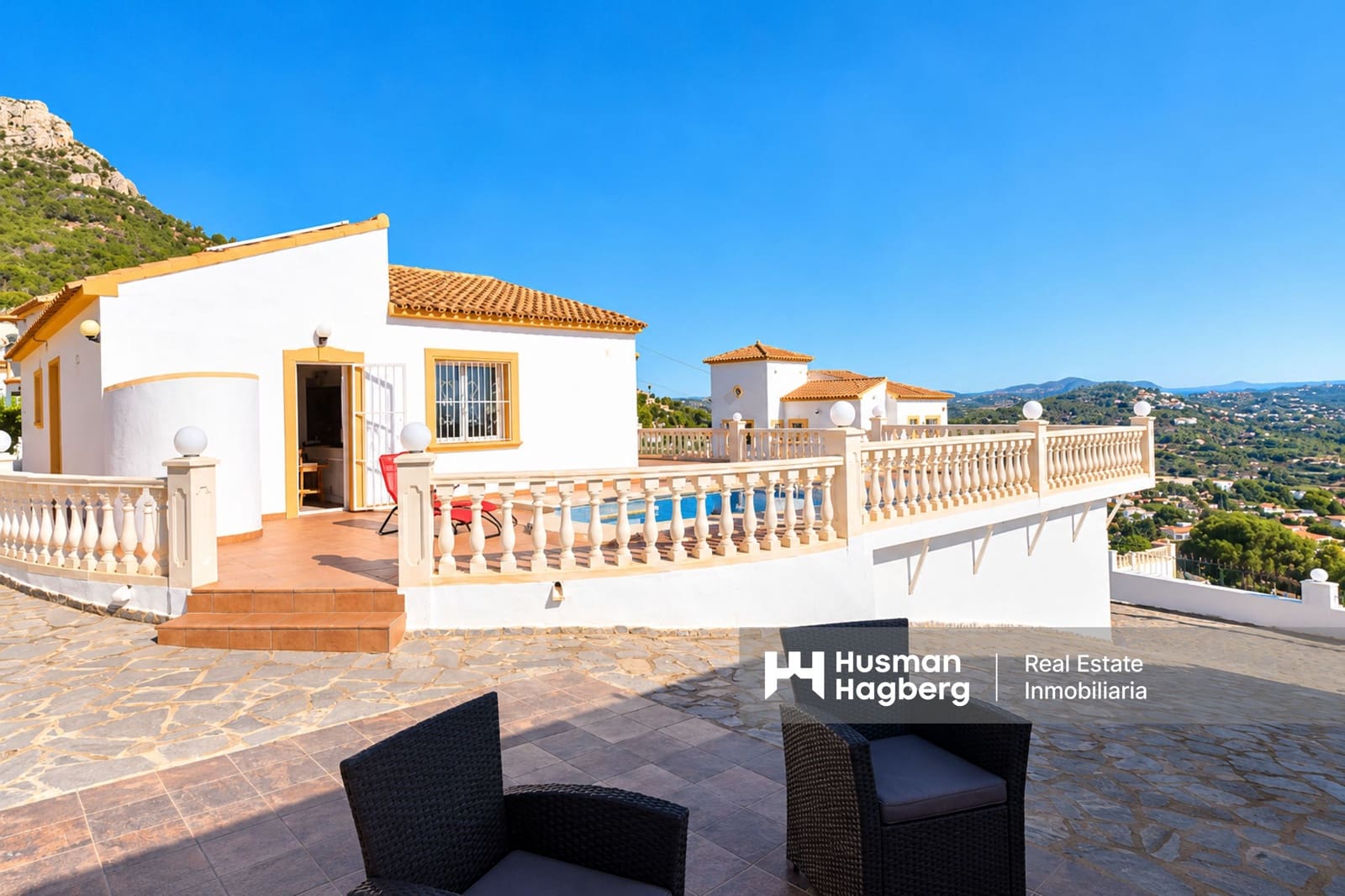 4 soverom Villa til salgs i Calpe / Calp med svømmebasseng garasje - € 649 000 (Ref: 10170418)