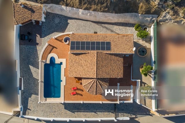 4 soveværelse Villa til salg i Oltamar - Cucarres, Calpe / Calp med swimmingpool garage - € 649.000 (Ref: 10170418)