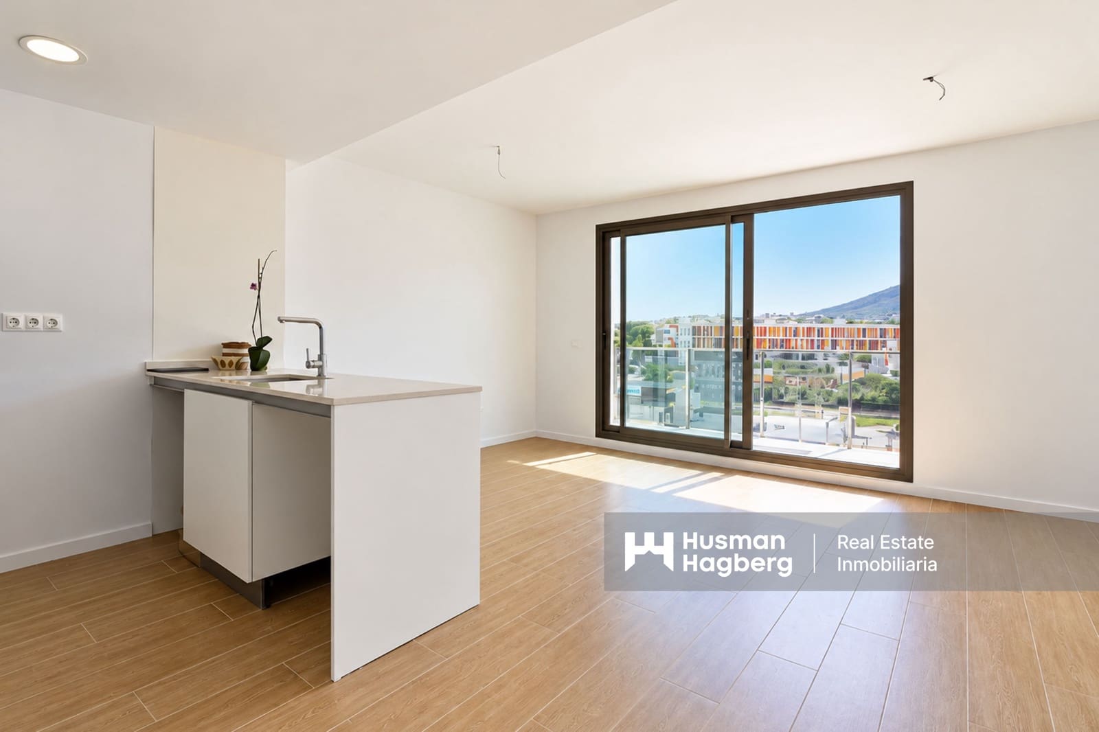 2 bedroom Apartment for sale in Denia with pool garage - € 349,000 (Ref: 10176254)