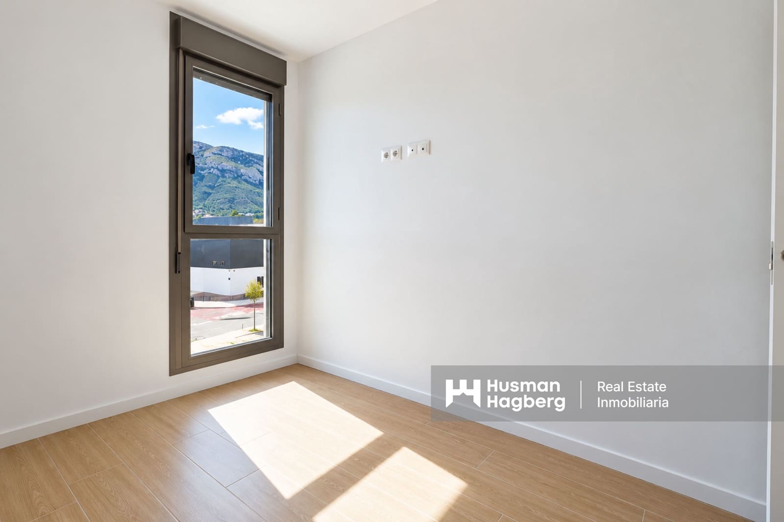 2 bedroom Apartment for sale in Denia with pool garage - € 349,000 (Ref: 10176254)