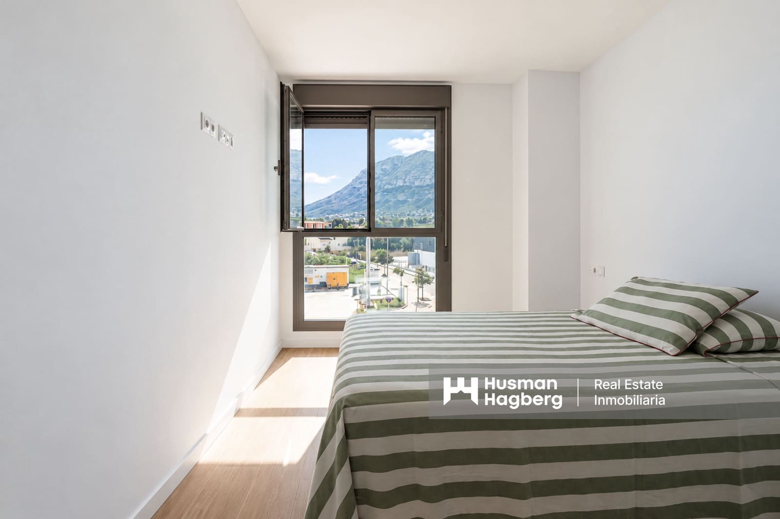 2 bedroom Apartment for sale in Denia with pool garage - € 349,000 (Ref: 10176254)
