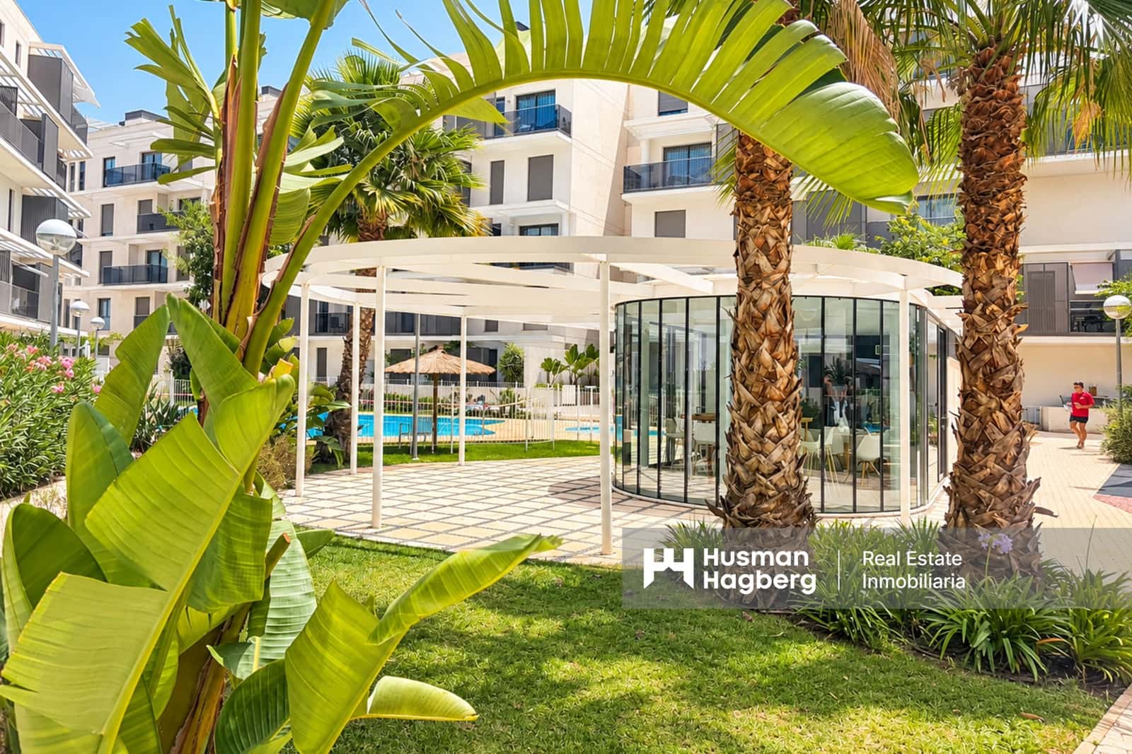 2 bedroom Apartment for sale in Denia with pool garage - € 349,000 (Ref: 10176254)
