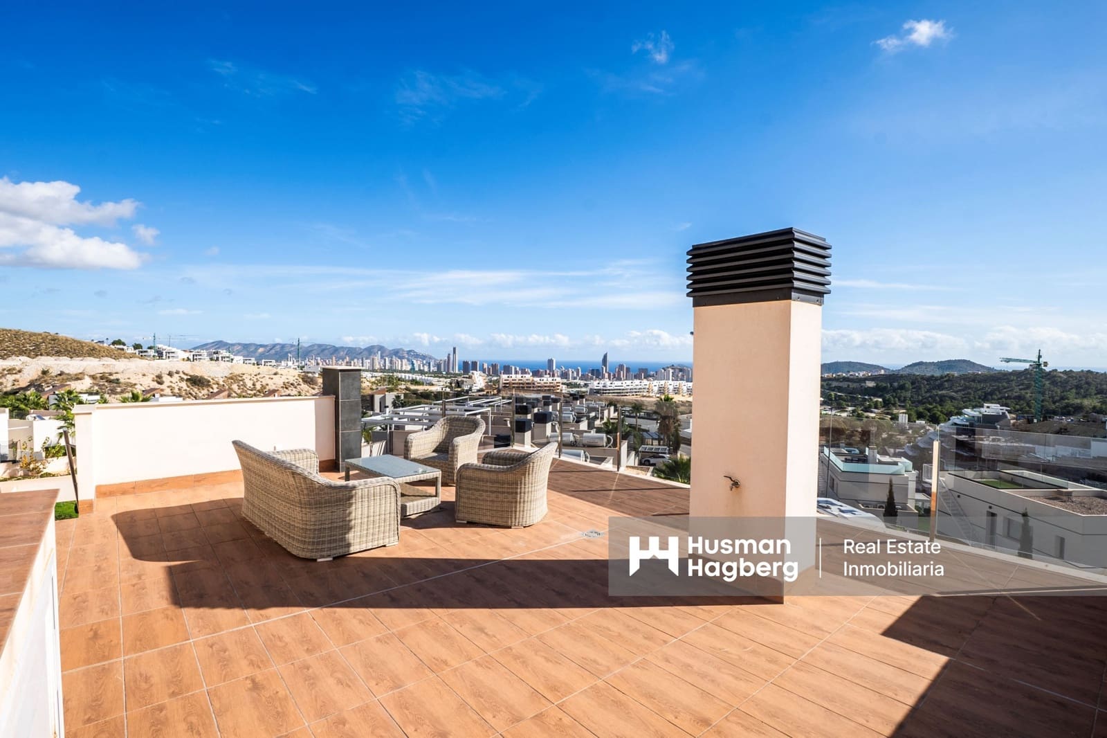 3 soveværelse Lejlighed til salg i Benidorm med swimmingpool - € 389.000 (Ref: 9371576)