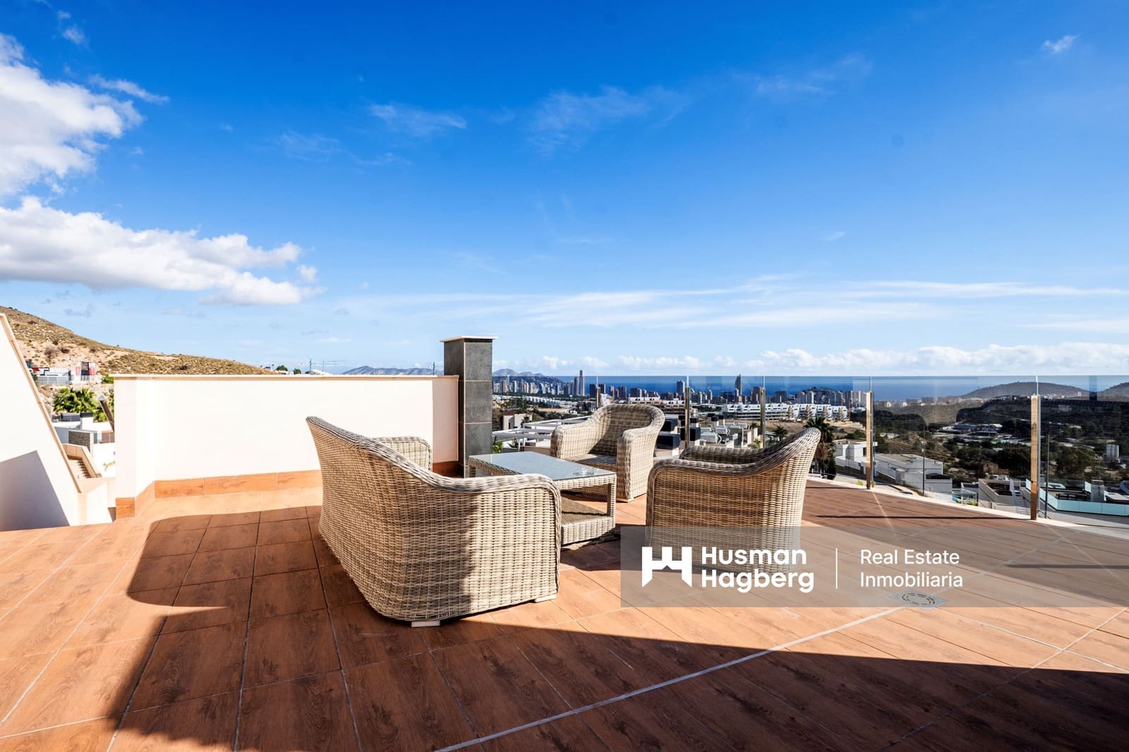 3 soveværelse Lejlighed til salg i Benidorm med swimmingpool - € 389.000 (Ref: 9371576)