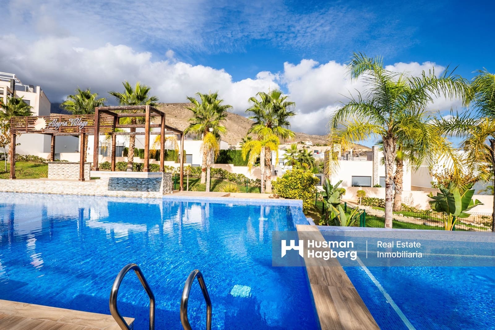 3 soveværelse Lejlighed til salg i Benidorm med swimmingpool - € 389.000 (Ref: 9371576)