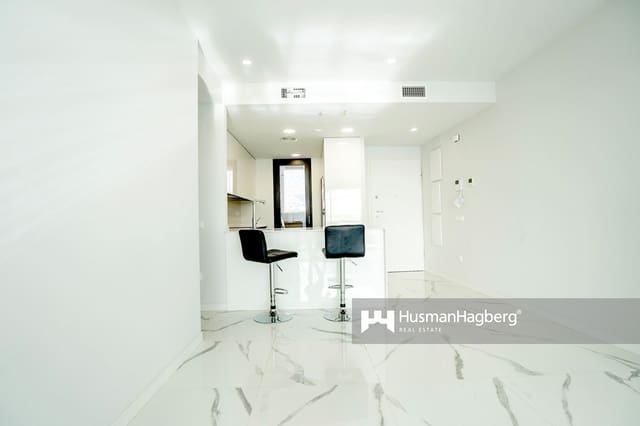 2 soverom Leilighet til salgs i Playa Poniente, Benidorm med svømmebasseng - € 535 000 (Ref: 9395603)