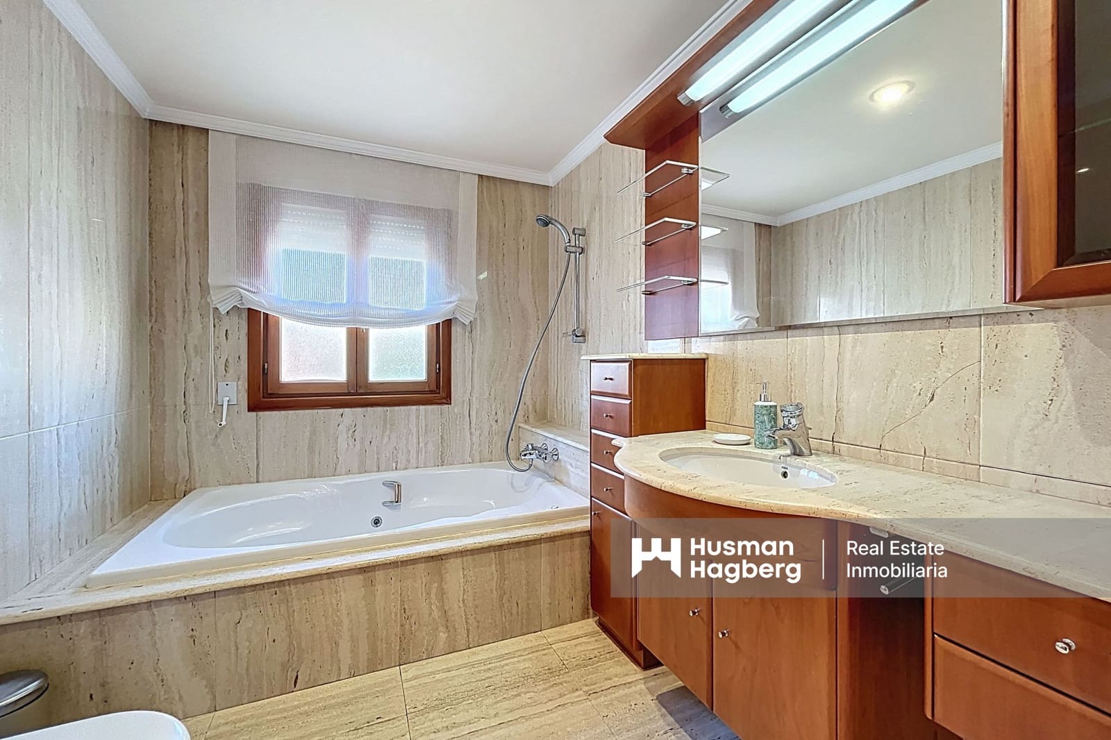 4 sovrum Villa till salu i Alfaz del Pi / L'Alfas del Pi med pool - 555 000 € (Ref: 9402925)