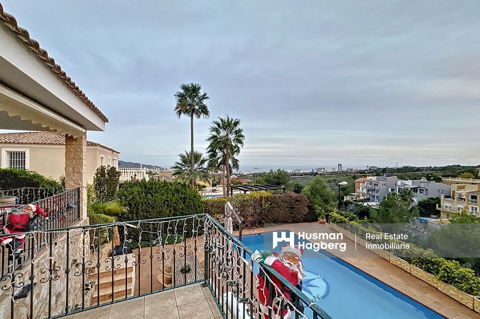 4 quarto Moradia para venda em La Nucia com piscina - 765 000 € (Ref: 9402938)