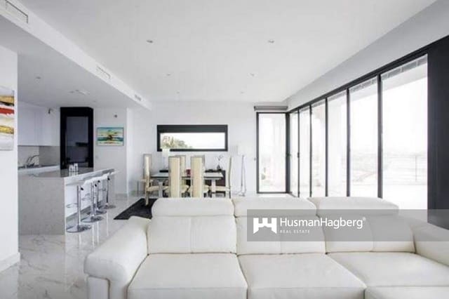 4 bedroom Villa for sale in Dénia with pool - € 795,000 (Ref: 9419142)