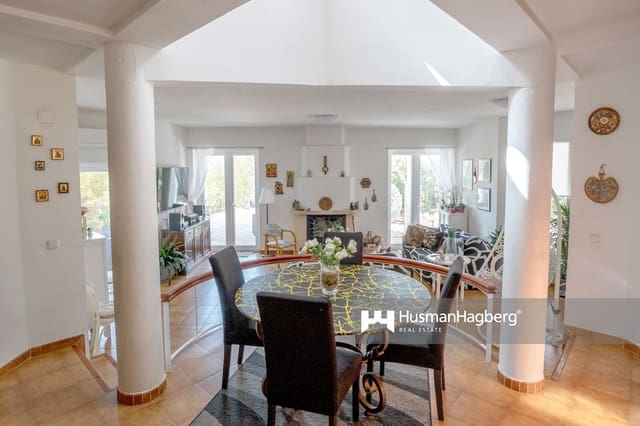 4 Zimmer Villa zu verkaufen in Altea mit Pool - 525.000 € (Ref: 9436753)