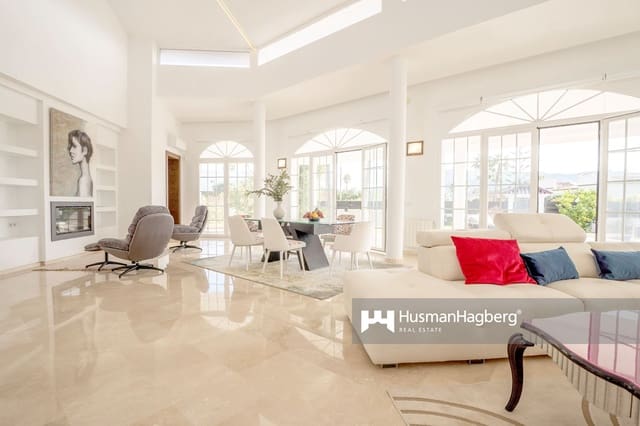 5 sovrum Villa till salu i Pueblo - Urbanizaciones, Alfaz del Pi / L'Alfàs del Pi med pool - 1 600 000 € (Ref: 9442936)