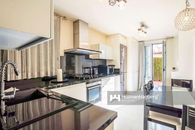 4 sovrum Villa till salu i Benidorm med pool - 770 000 € (Ref: 9448754)