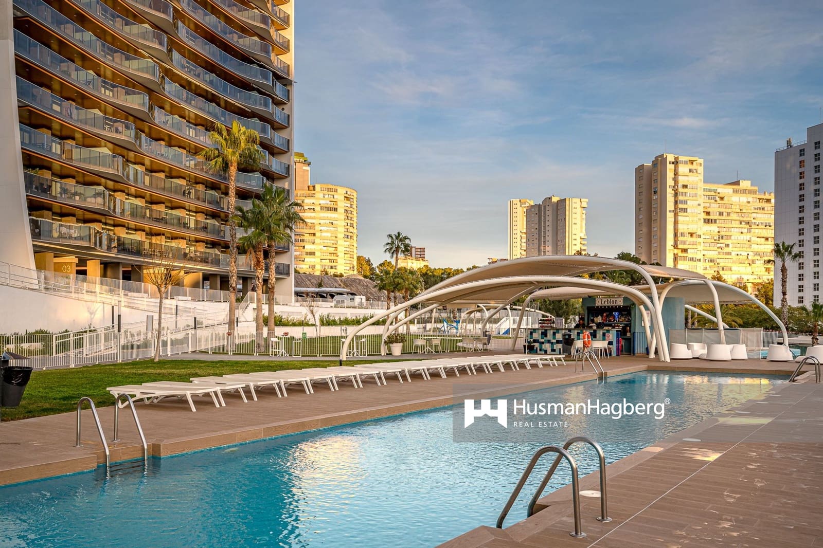 2 soveværelse Lejlighed til salg i Benidorm med swimmingpool - € 529.000 (Ref: 9448758)