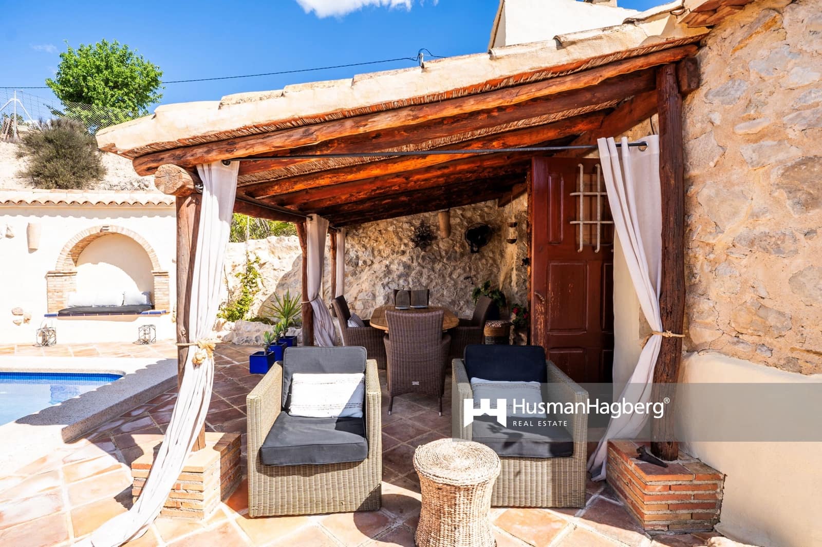 Chalet de 3 habitaciones en Relleu en venta con piscina - 709.000 € (Ref: 9450089)