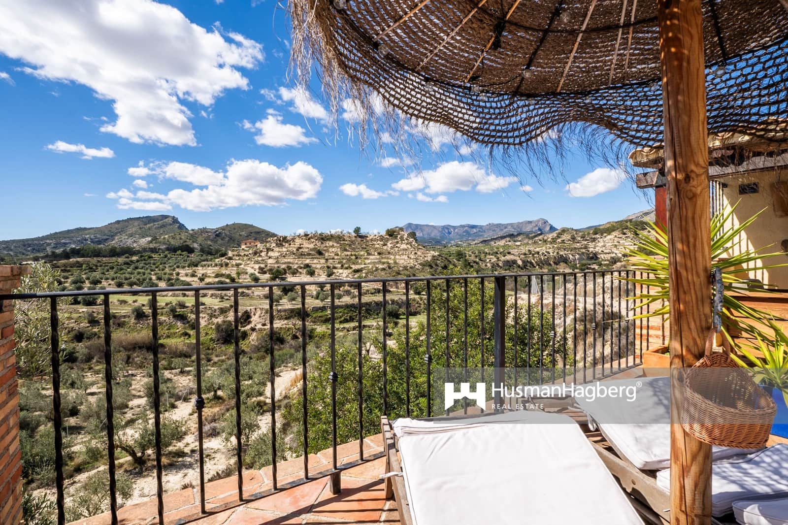 Chalet de 3 habitaciones en Relleu en venta con piscina - 709.000 € (Ref: 9450089)